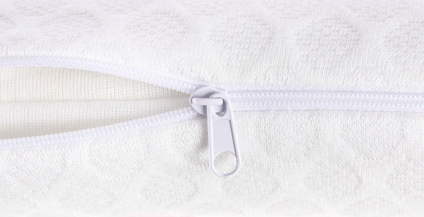 Детская ортопедическая перфорированная подушка Qmed Breathable kid pillow 12088 фото